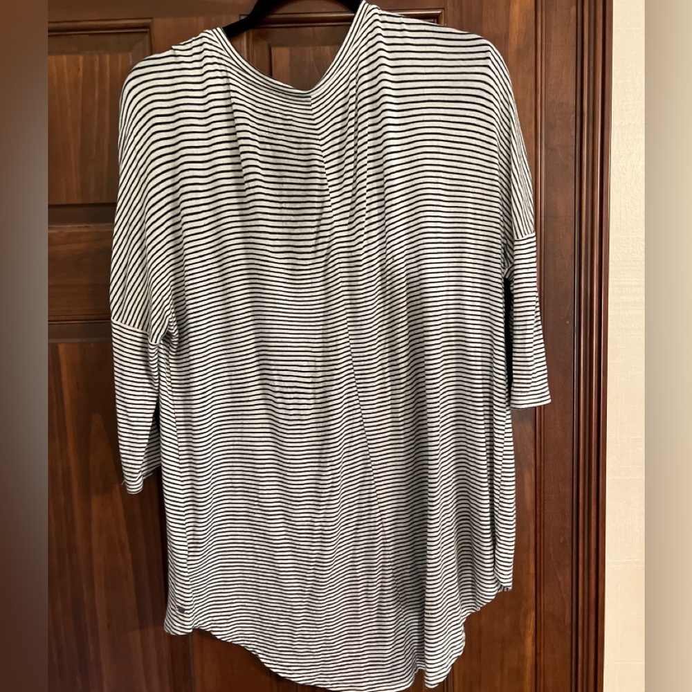 Women’s V-Neck